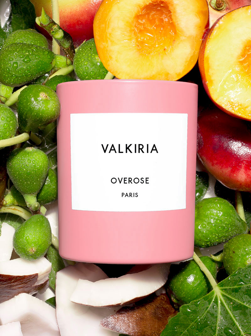 Overose Valkiria scented candle features fragrance notes of Fig, Peaches, Coco Milk and Cedar wood